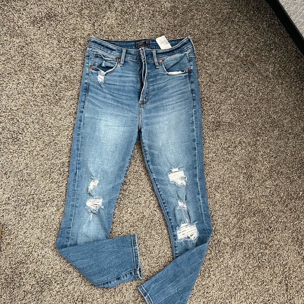 Abercrombie High Rise Ankle Jeans